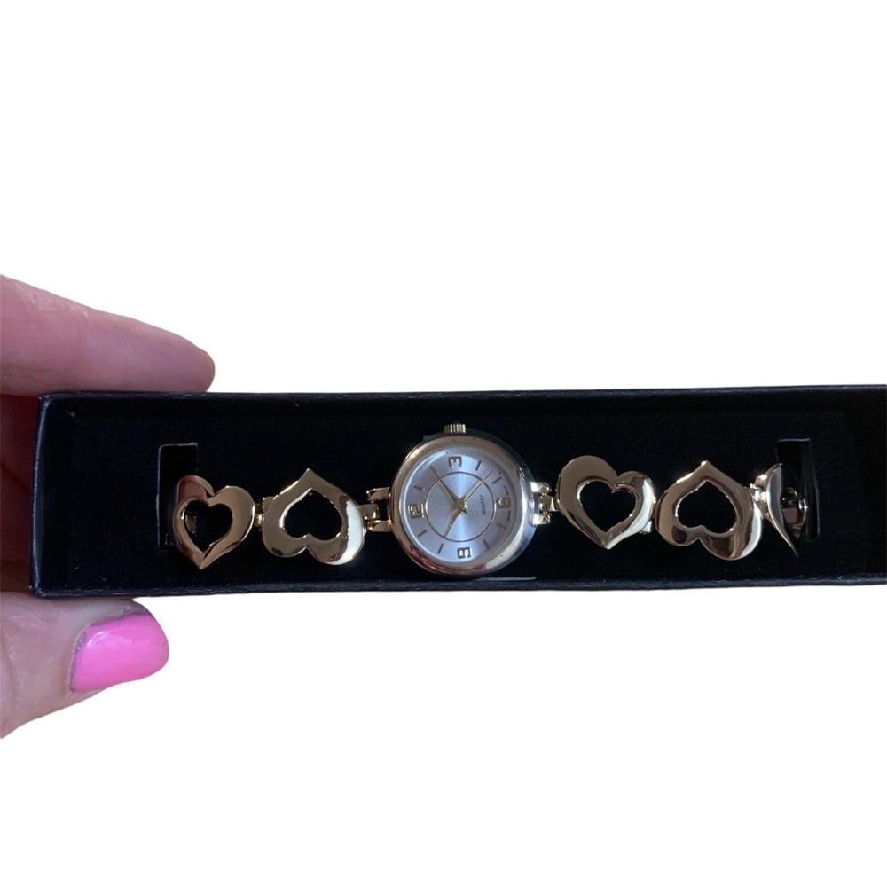 Avon heart link watch goldtone NIB